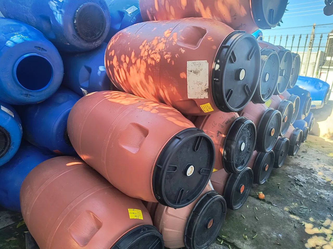 Bombona plástica 260 litros tampa larga