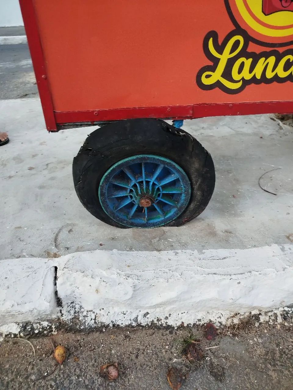 Vendo carrinho de lanche - Foto 3