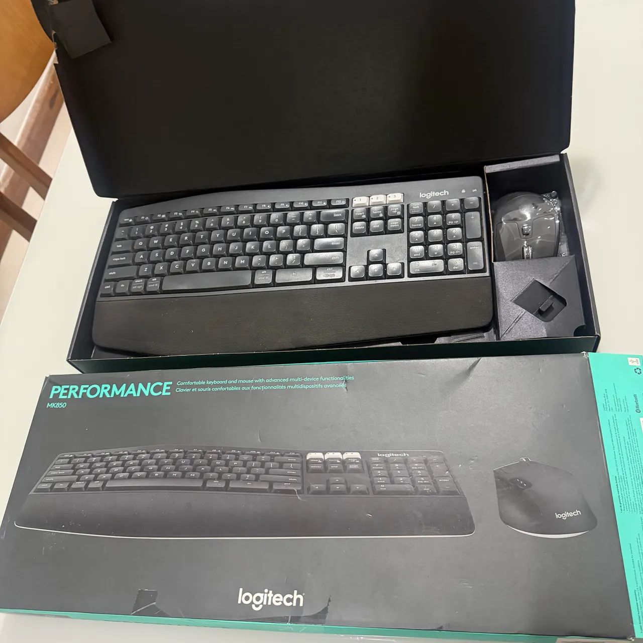 Logitech MK850 Performance (teclado + mouse)