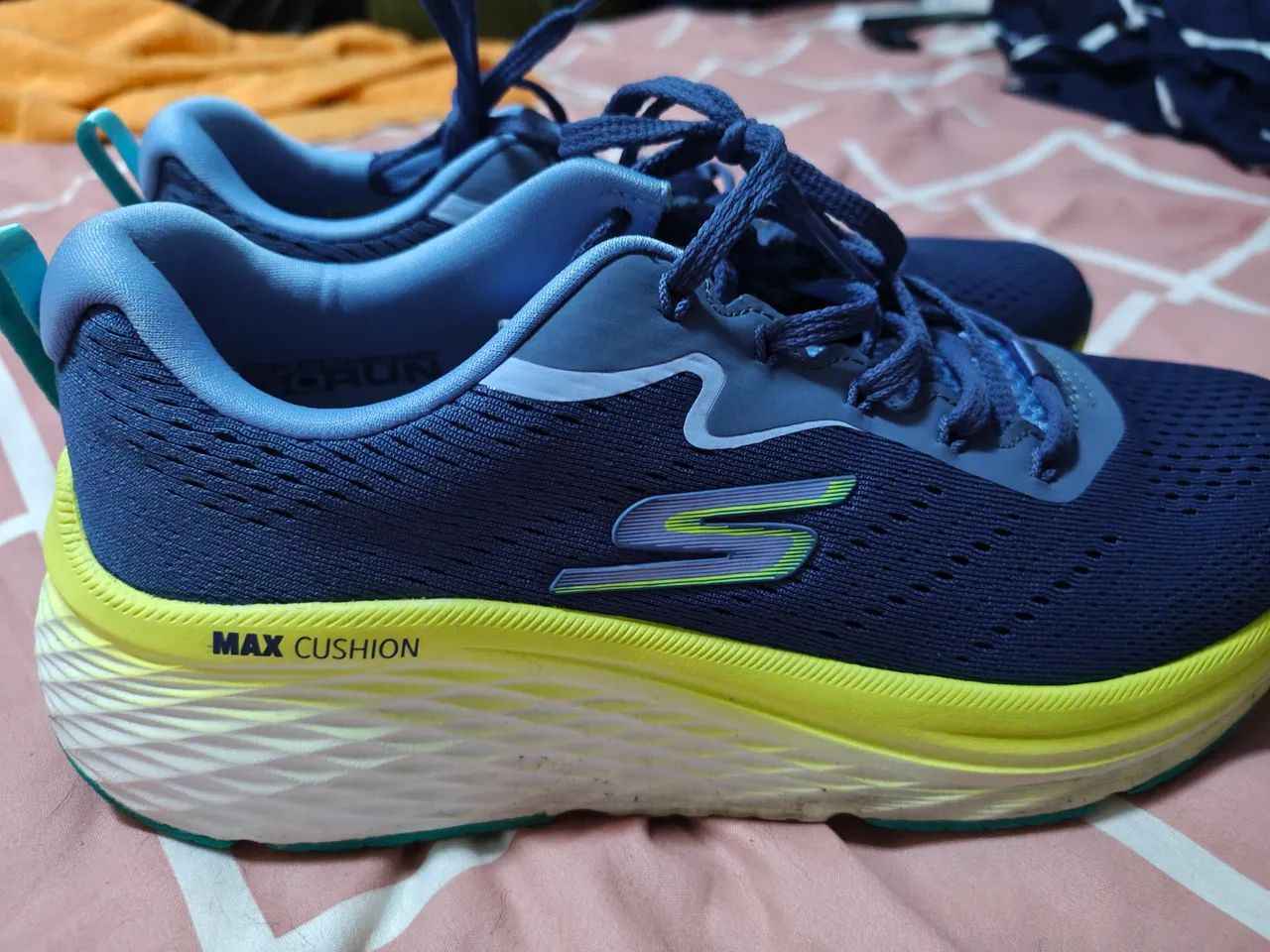 Tênis Sckechers Max cushioning 38 importado  - Foto 2