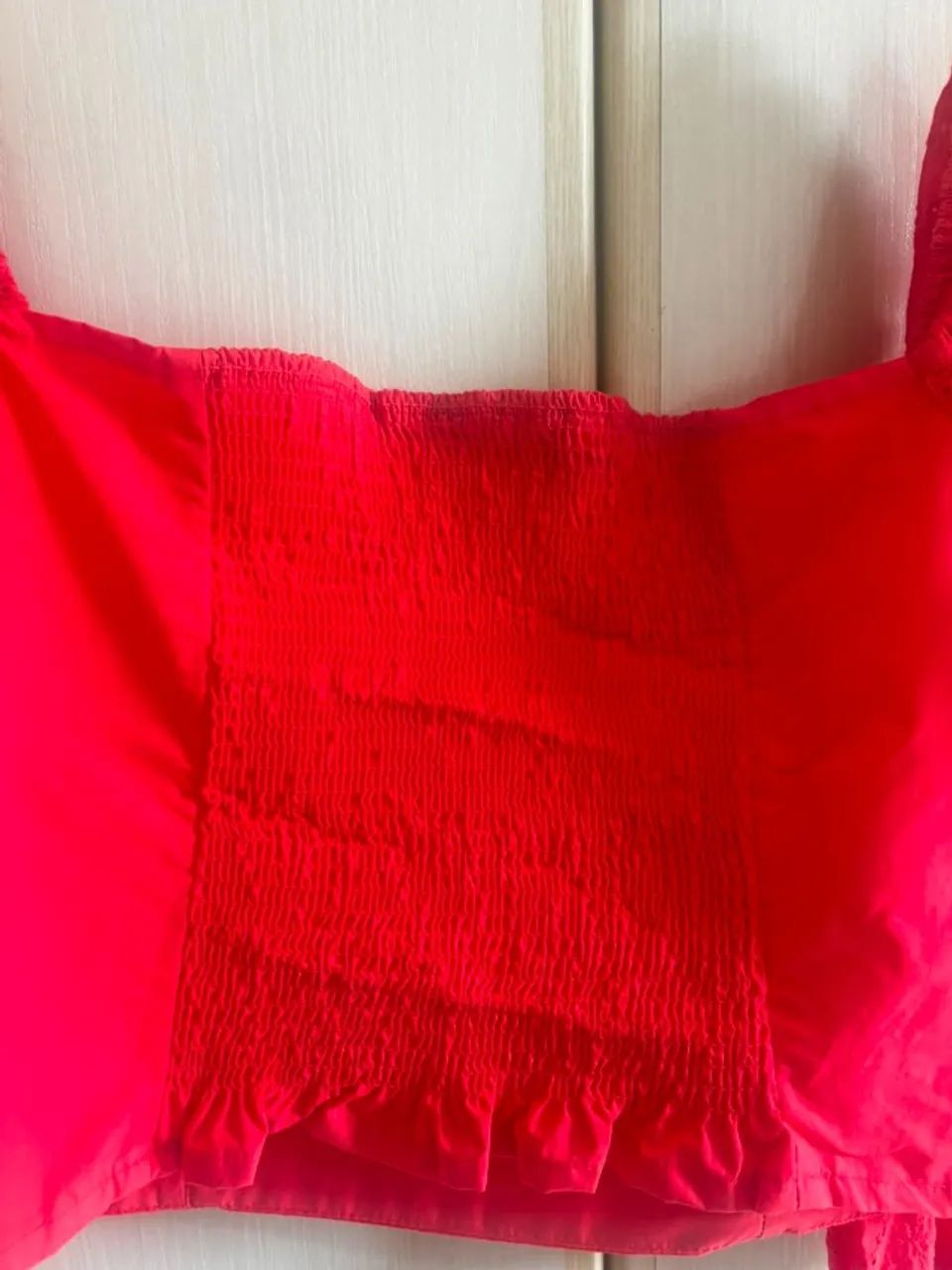 Cropped vermelho com mangas bufantes - Foto 5