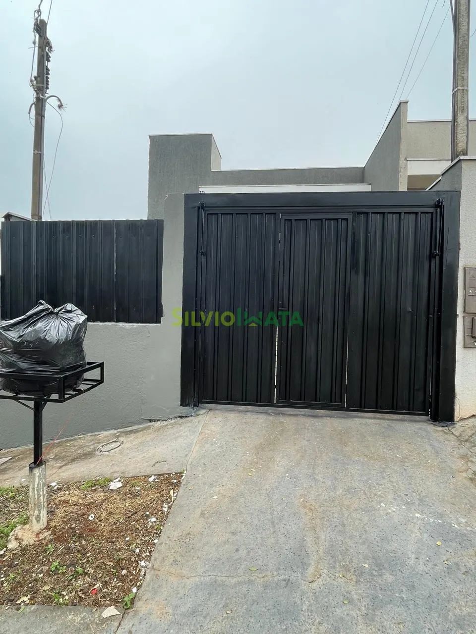 EXCELENTE CASA COM 02 QUARTOS, CHURRASQUEIRA, PARA MORAR NO PARQUE INDUSTRIAL.