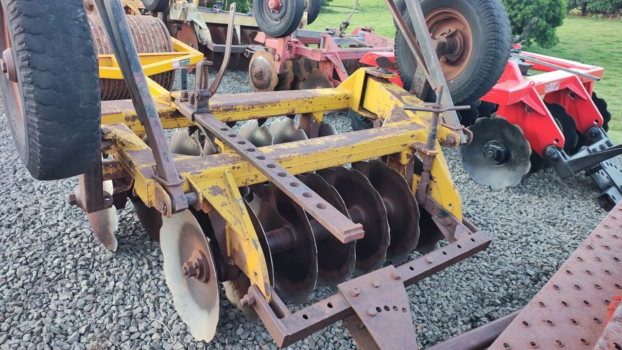 Grade aradora 14 discos trator 