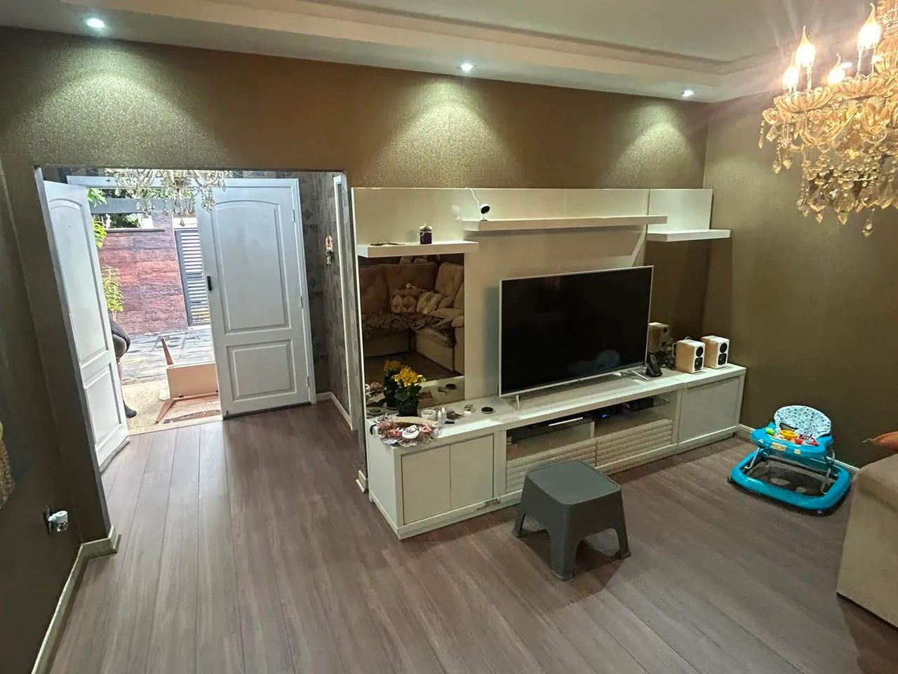 Piso Laminado Material Completo e Mão de Obra Especializada  - Foto 5