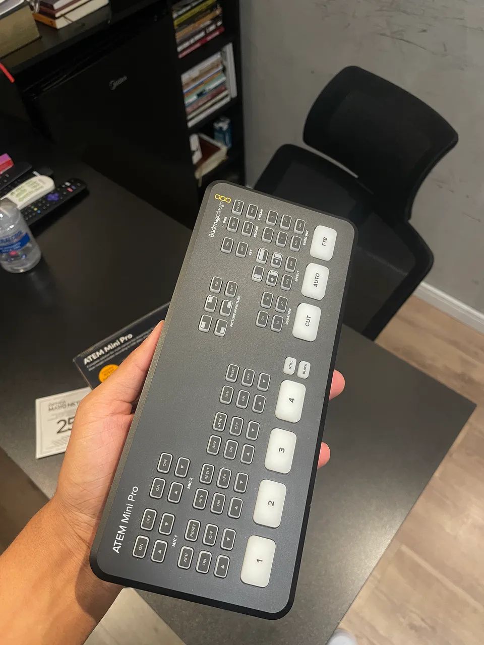 ATEM MINI PRO SEM NOVA - Foto 2