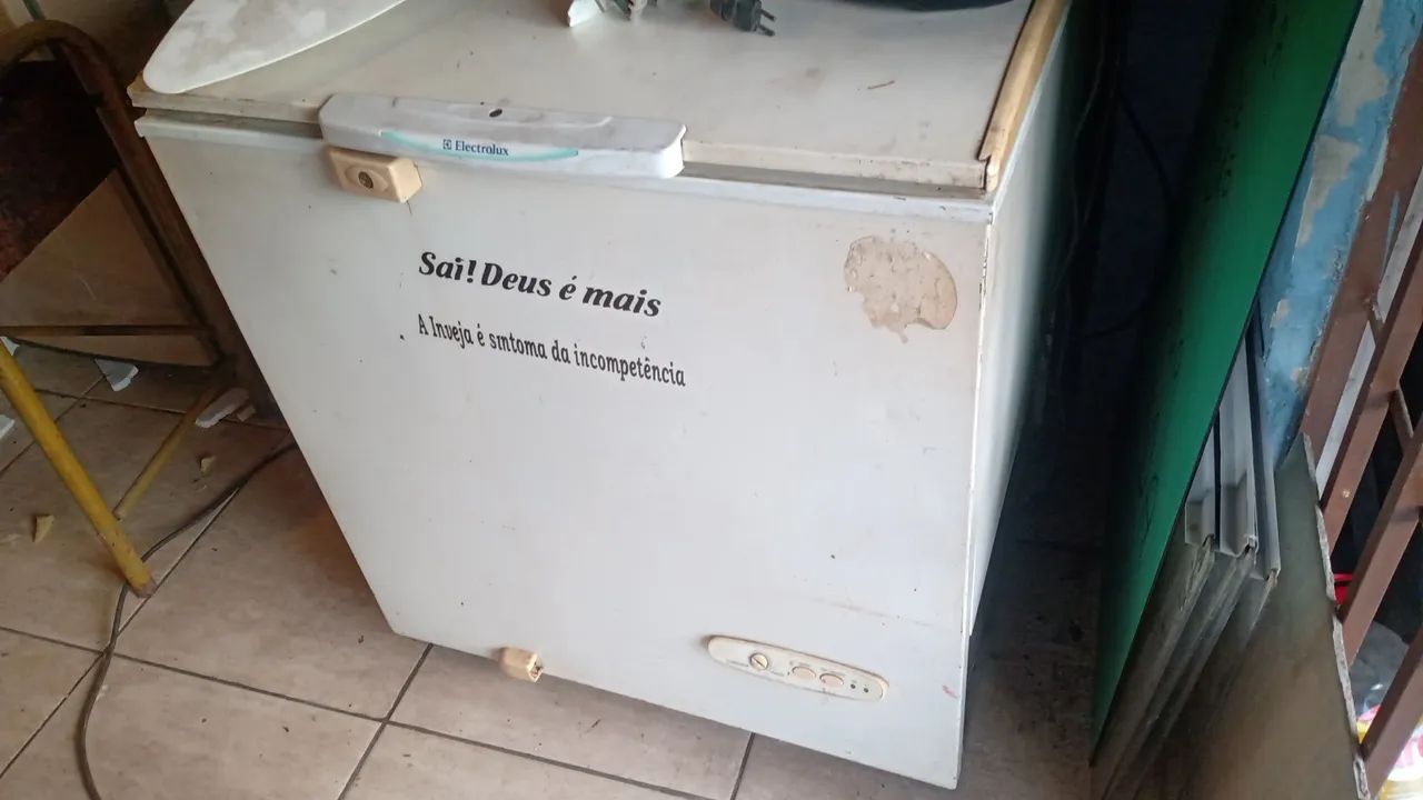 Vendo freezer horizontal funcionando perfeitamente 