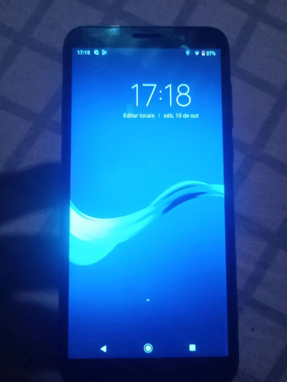 Celular bomm 