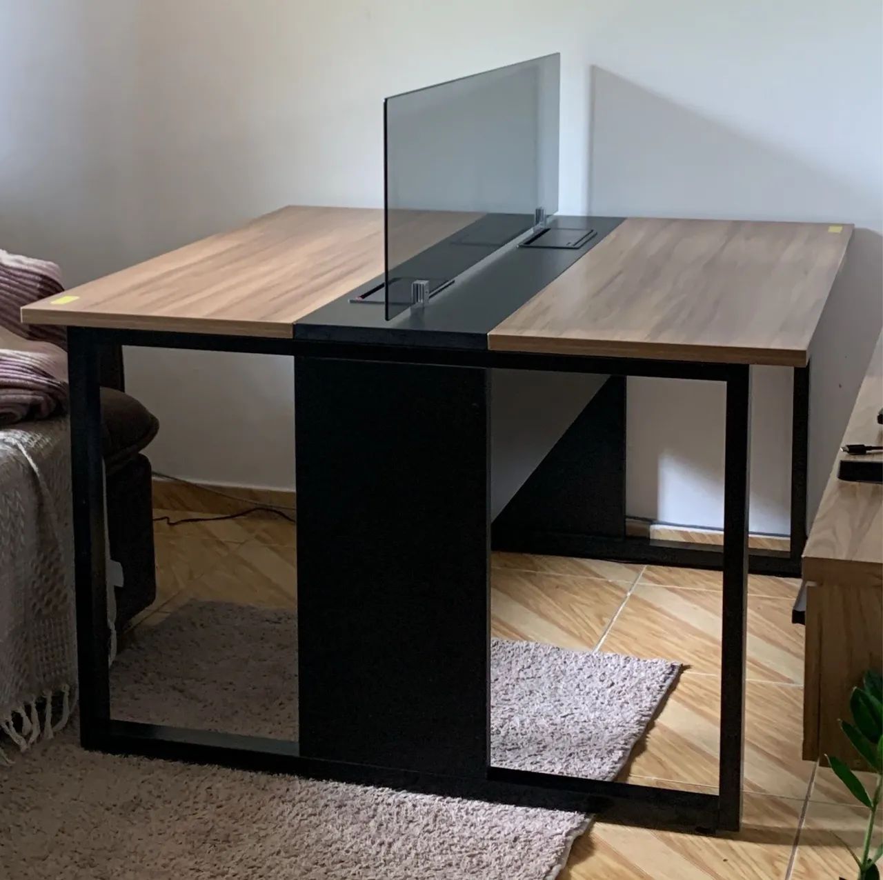 Mesa de escritório dupla