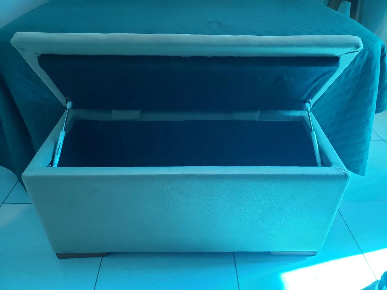 Cabeceira de cama e puff baú - Foto 4