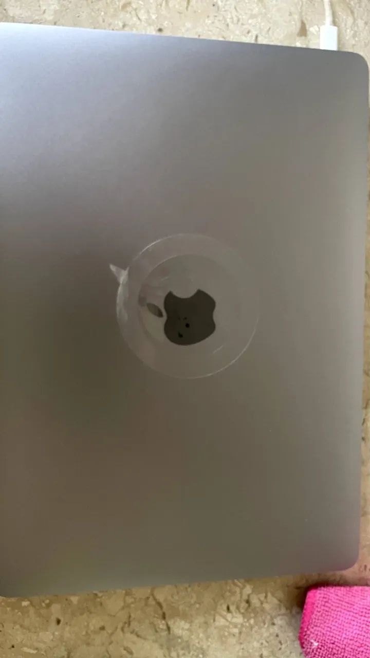 VENDE-SE MACBOOK SEMINOVO - Foto 2
