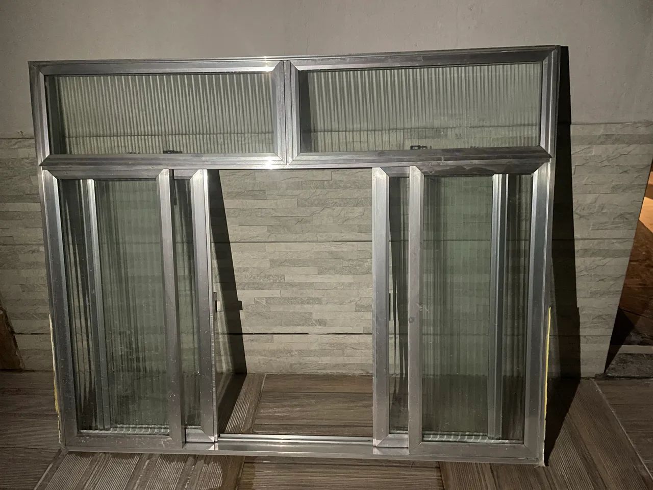 Combo porta e janela de alumínio e vidro 