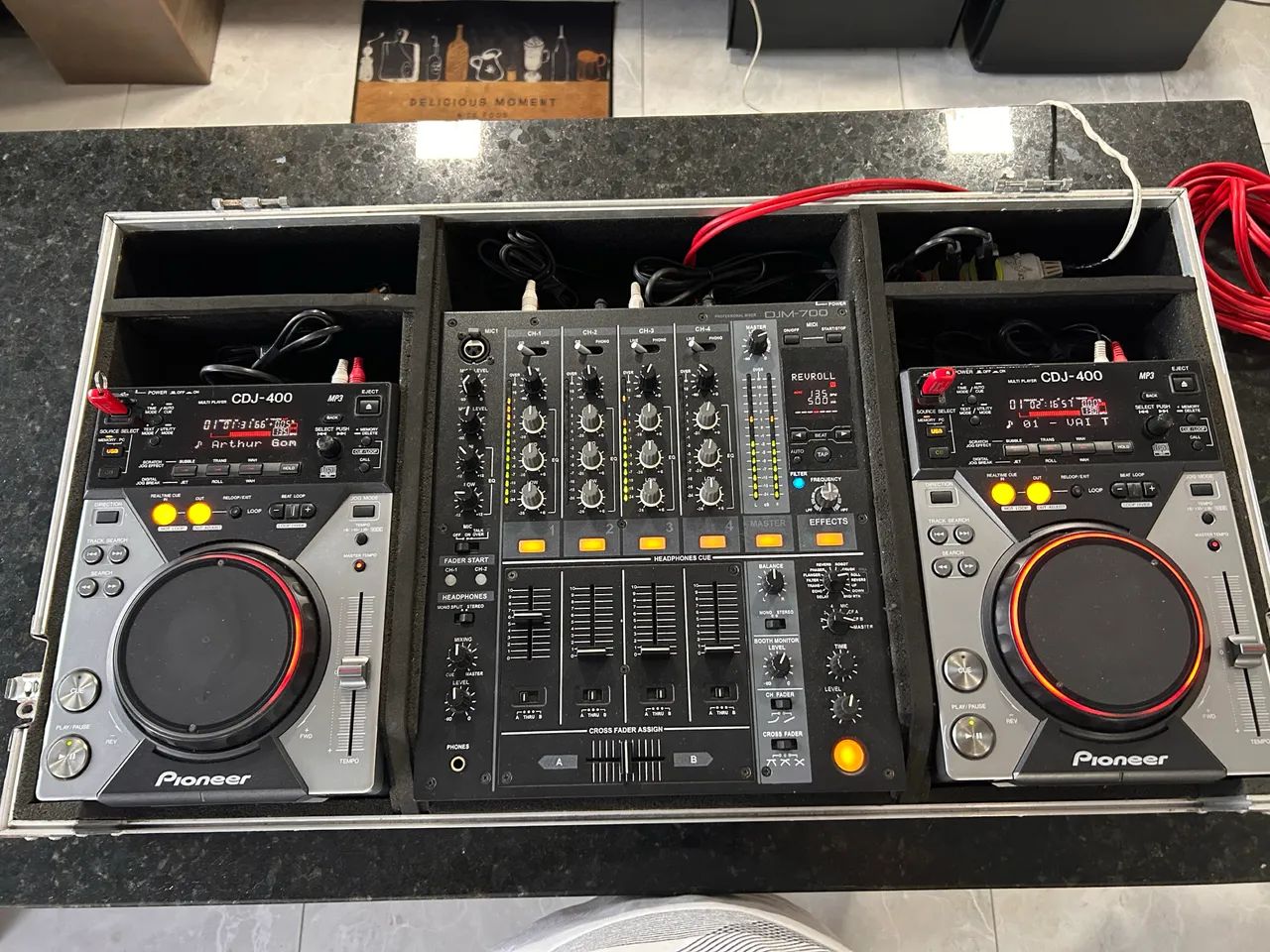 Cdj 400 par e mixer DLM-700 Pionner - Instrumentos musicais - Vila