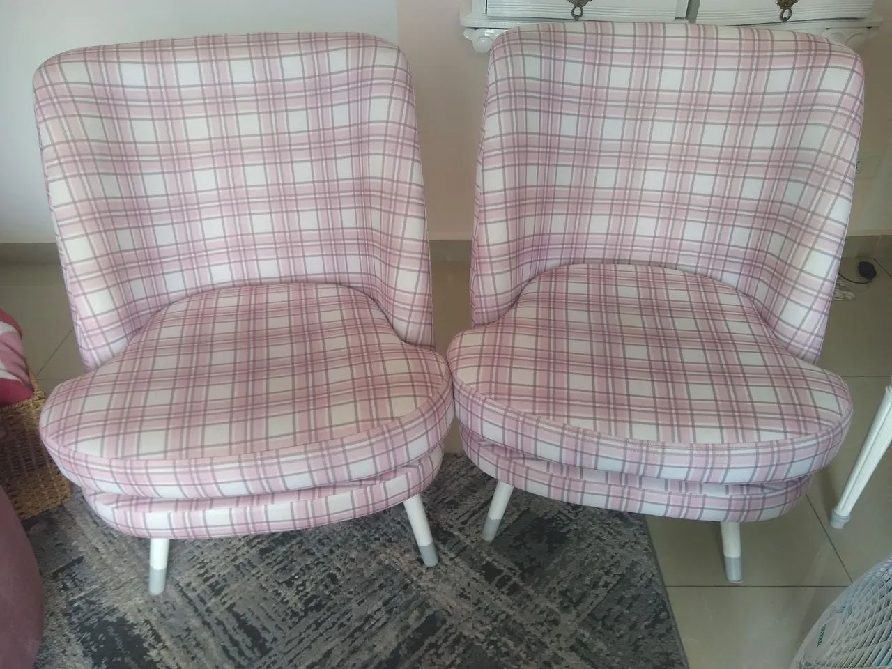 2 Poltronas decorativas 