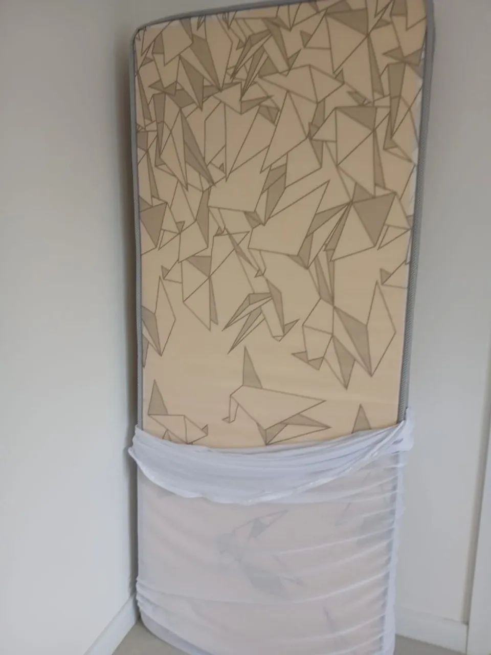 Colchão de Solteiro, Marca Ecoflex, D23, com capa protetora - Foto 3