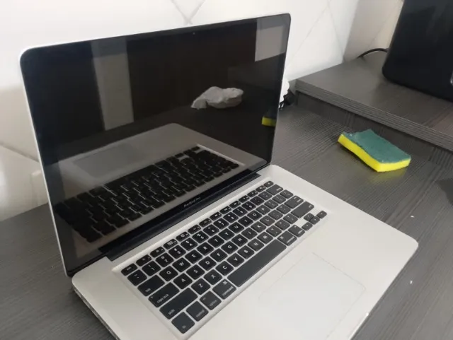 macbook pro 2010 15