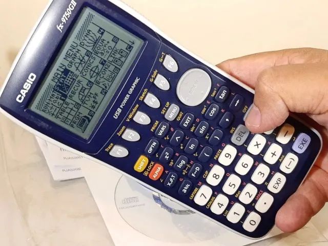 Calculadora gráfica Científica Casio fx-9750GII. Perfeita!