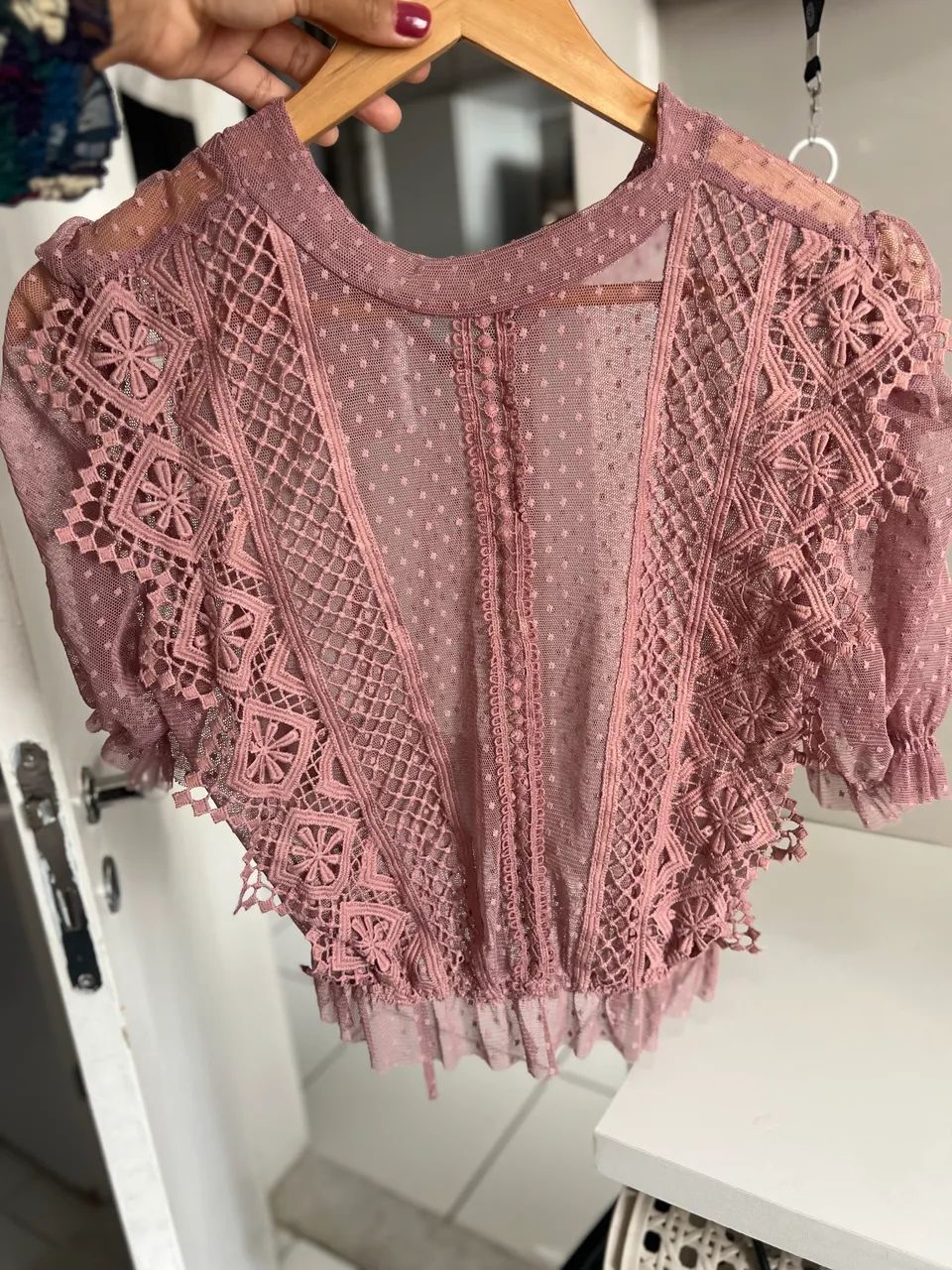 Blusa feminina de renda branca nova - Foto 4