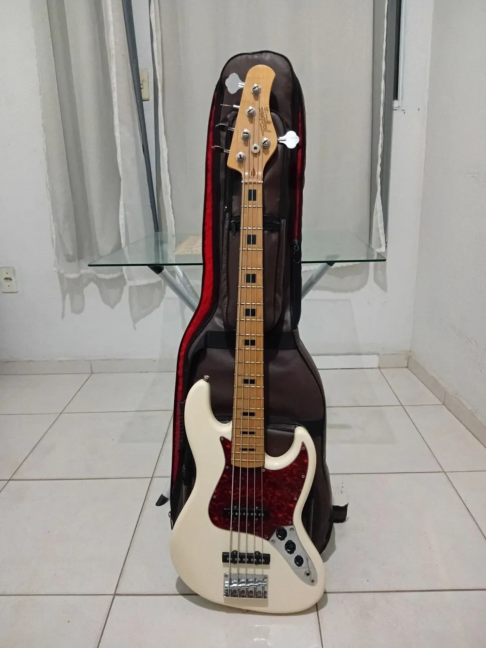 Baixo Squier Affinity Series Jazz Bass VI - Instrumentos musicais