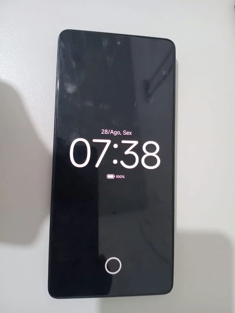 Vende celular em ótimo estado. 
