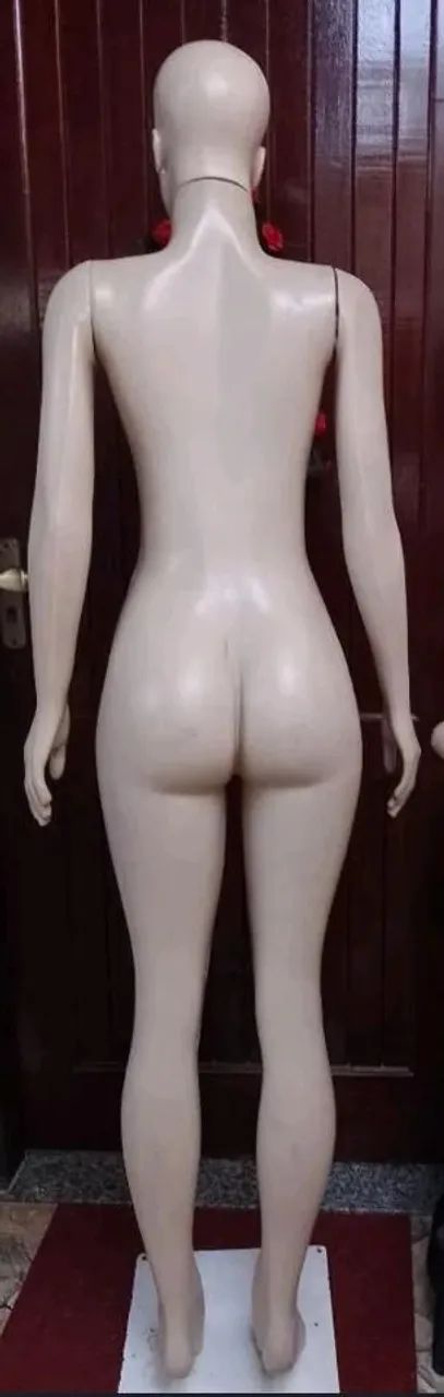 Manequim de corpo inteiro com suporte de pé  - Foto 3