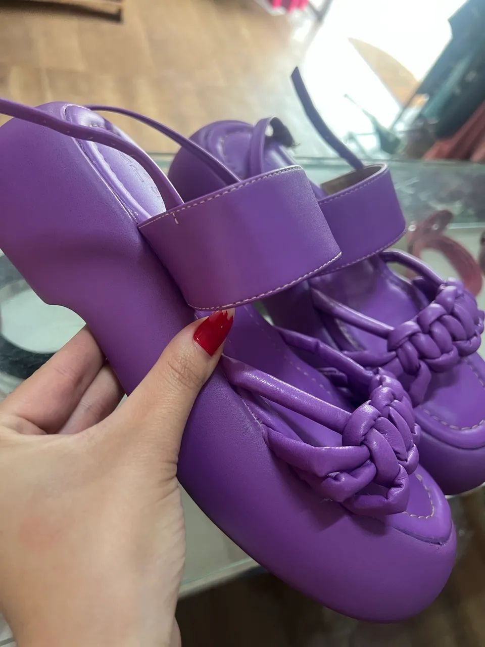 Sandália estilo Melissa - 37/38 - Foto 4