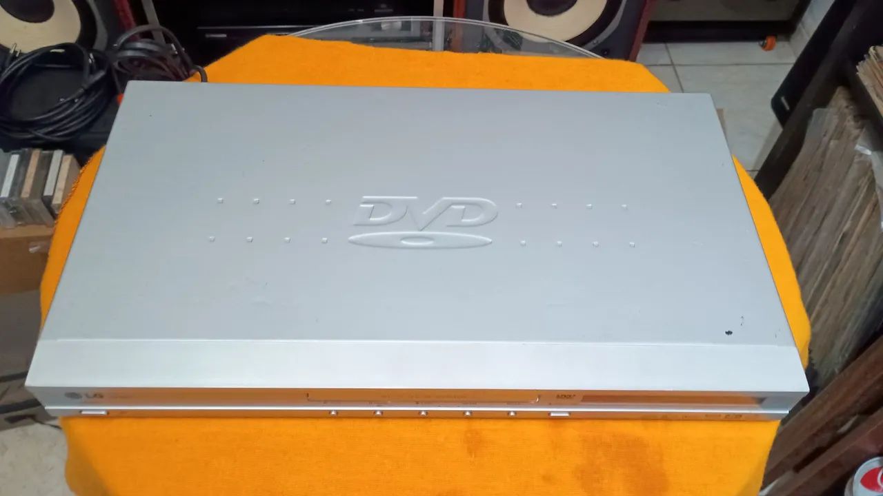 DVD player LG modelo DV 592/1N