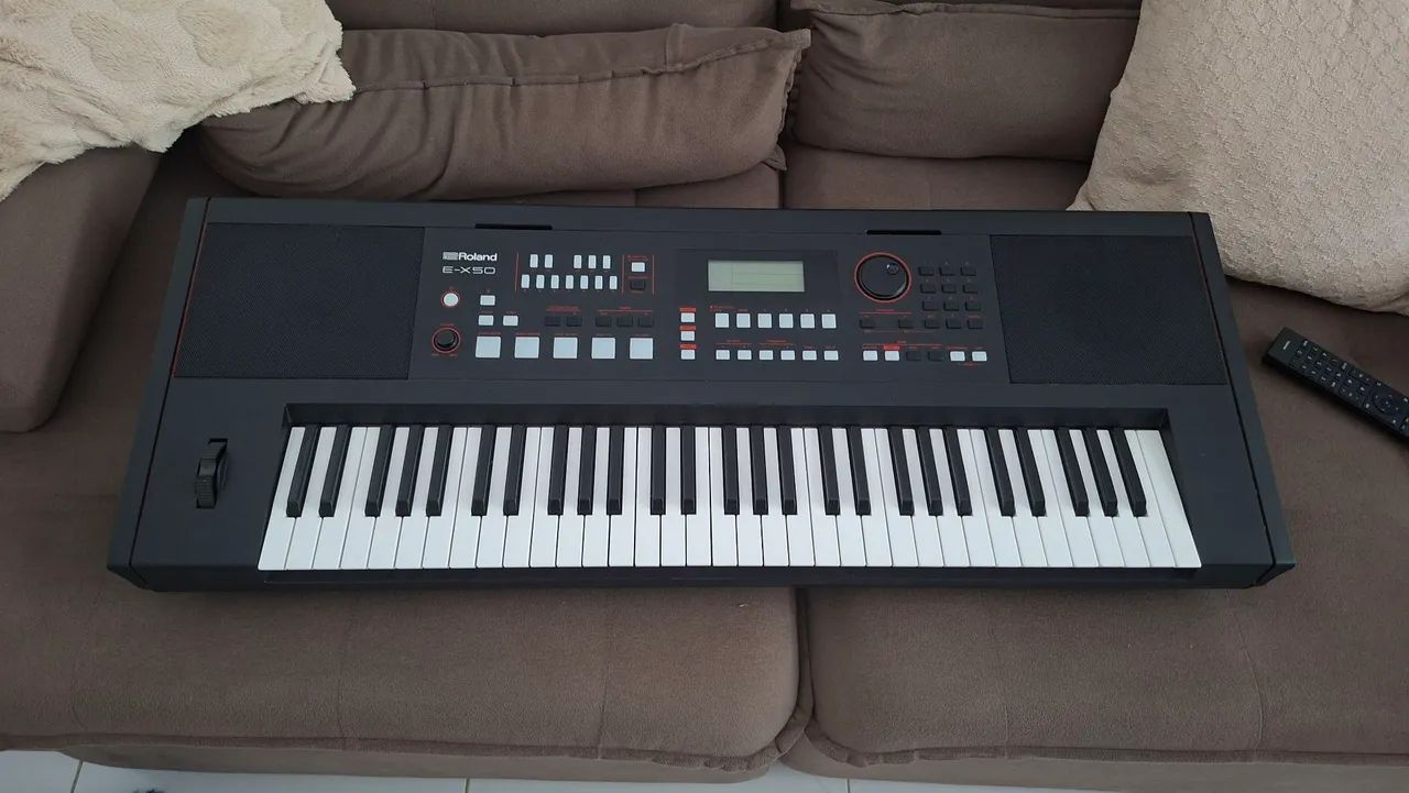 Teclado Roland E-X50