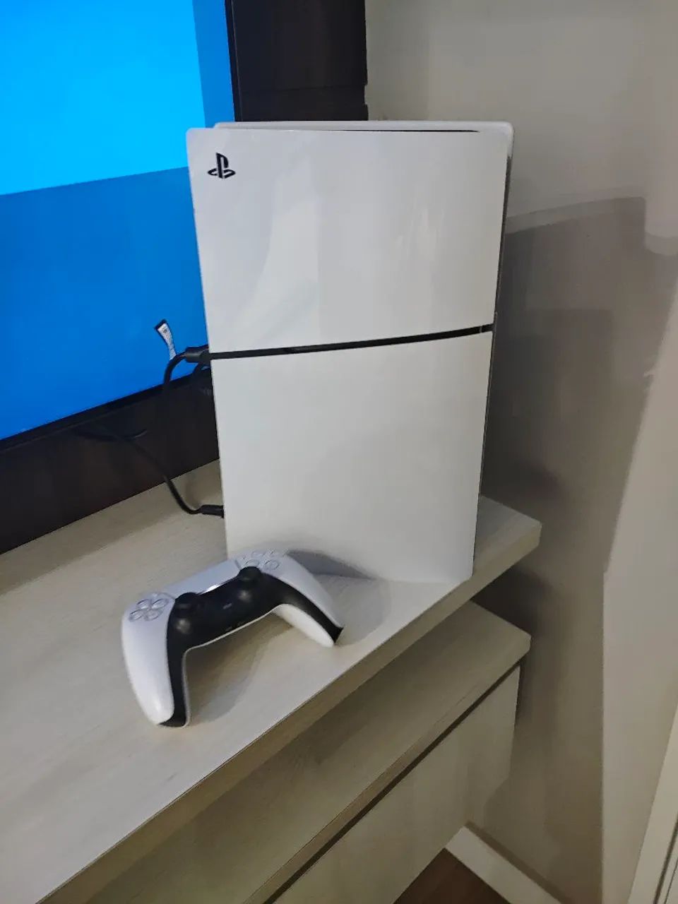 Ps5 1 terá byte com leitor+1 controle e cabos e 2 jogos  - Foto 3