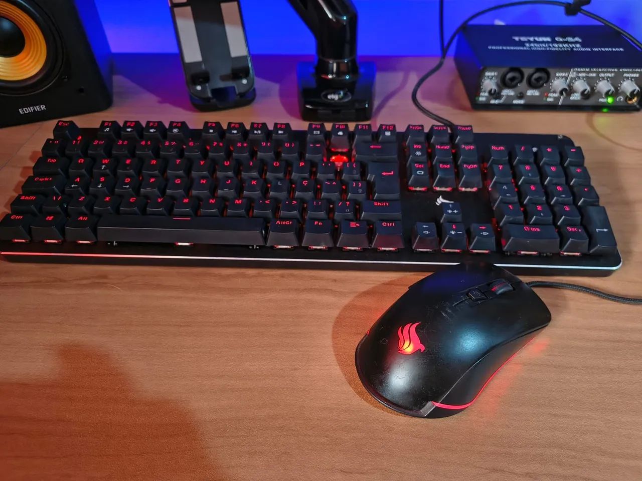 Teclado e Mouse