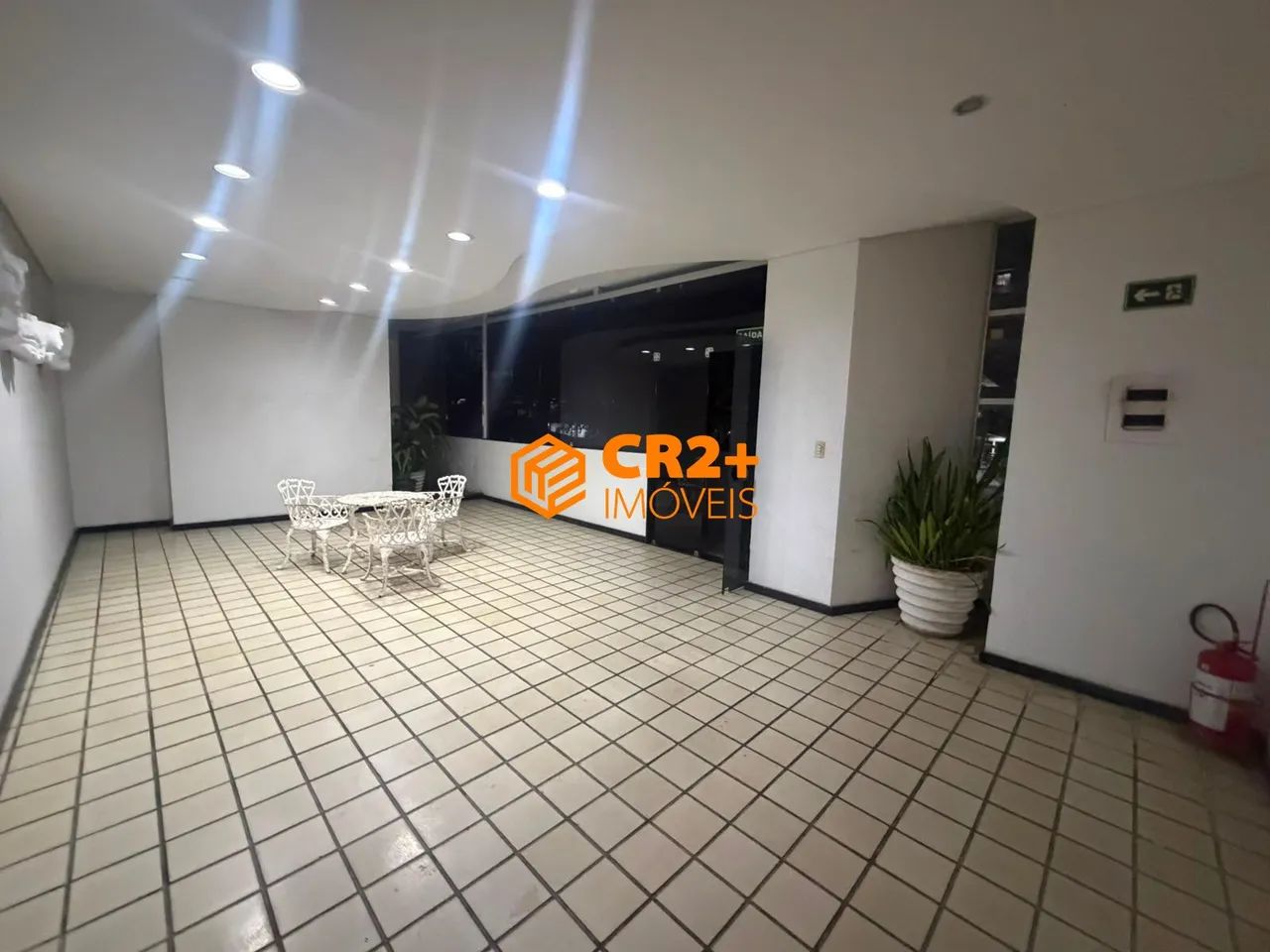 Apartamento reformado com 2 quartos , suite , varanda e piscina em Boa Viagem - Foto 2