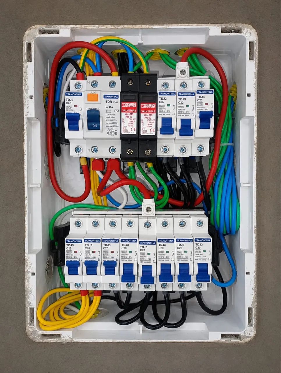 Eletricista 24 horas  - Foto 4