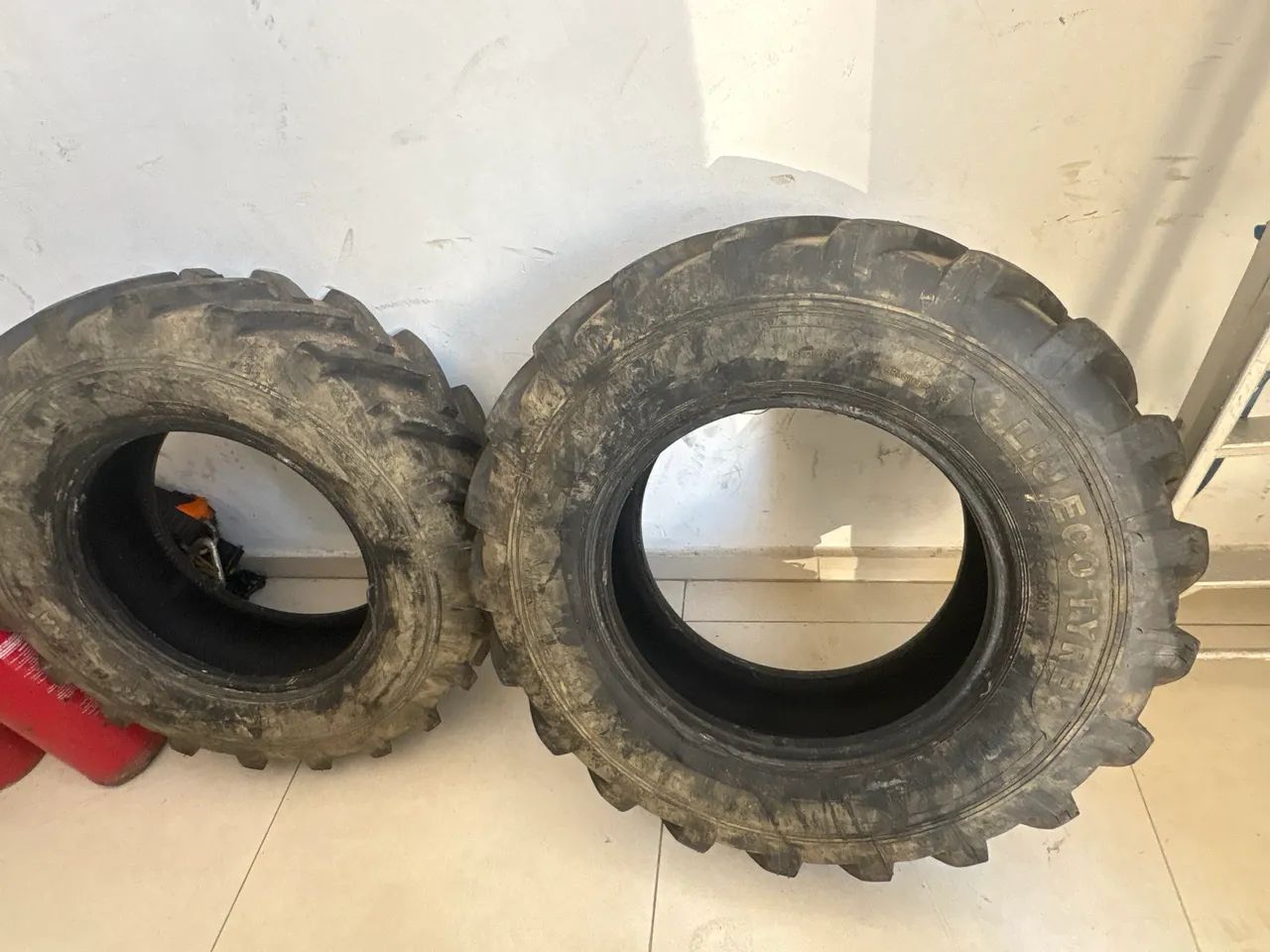 Pneus de trator aro 16 - Foto 4