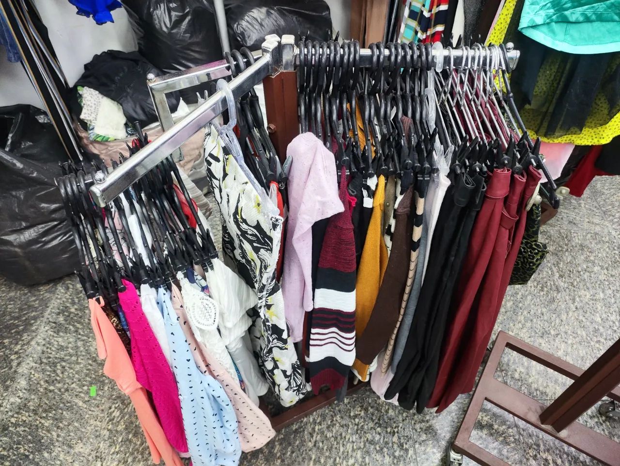 Saldo de roupas femininas  - Foto 4