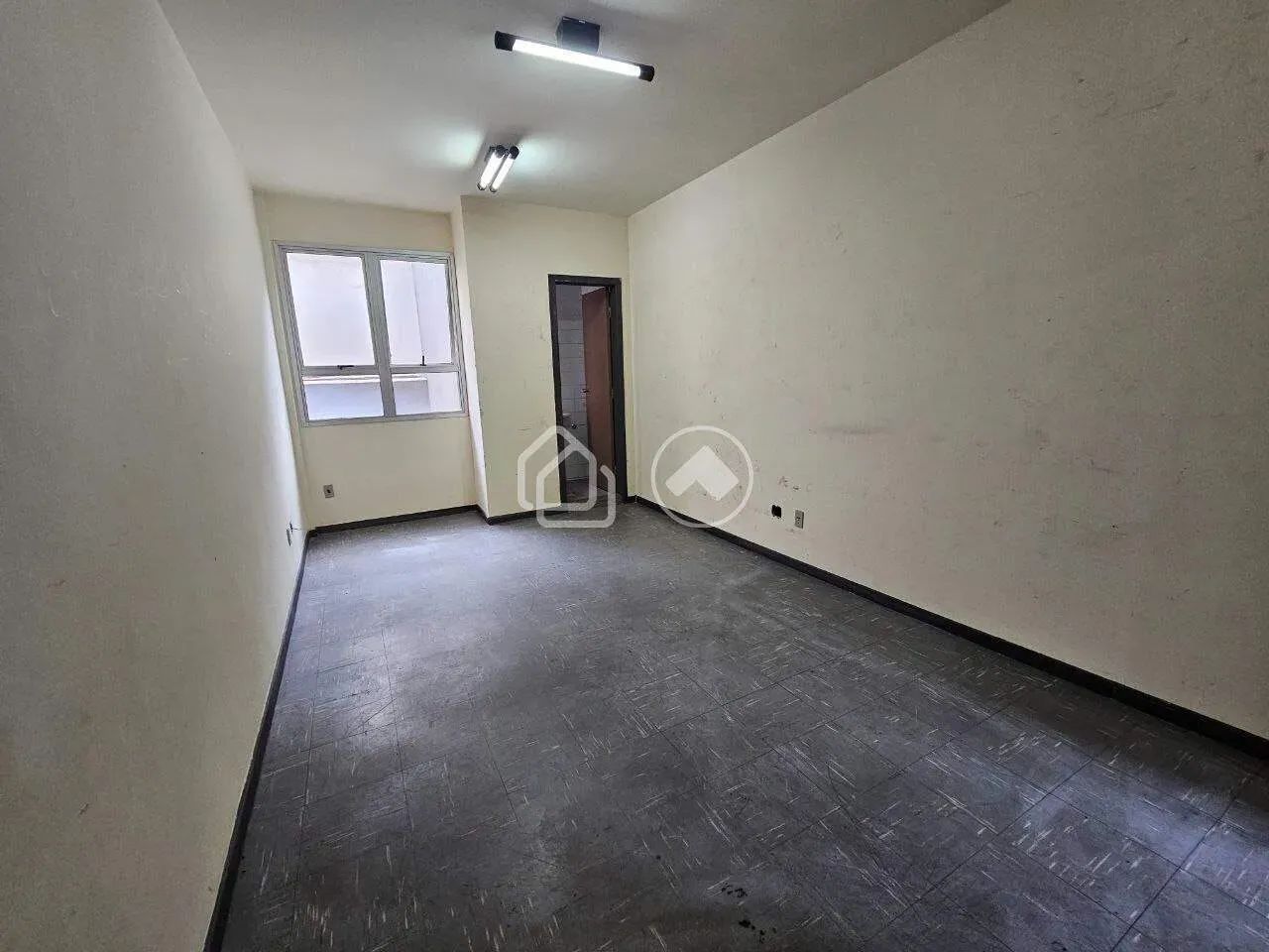 Sala para Venda no Estoril com banheiro e vaga de Garagem - Foto 5