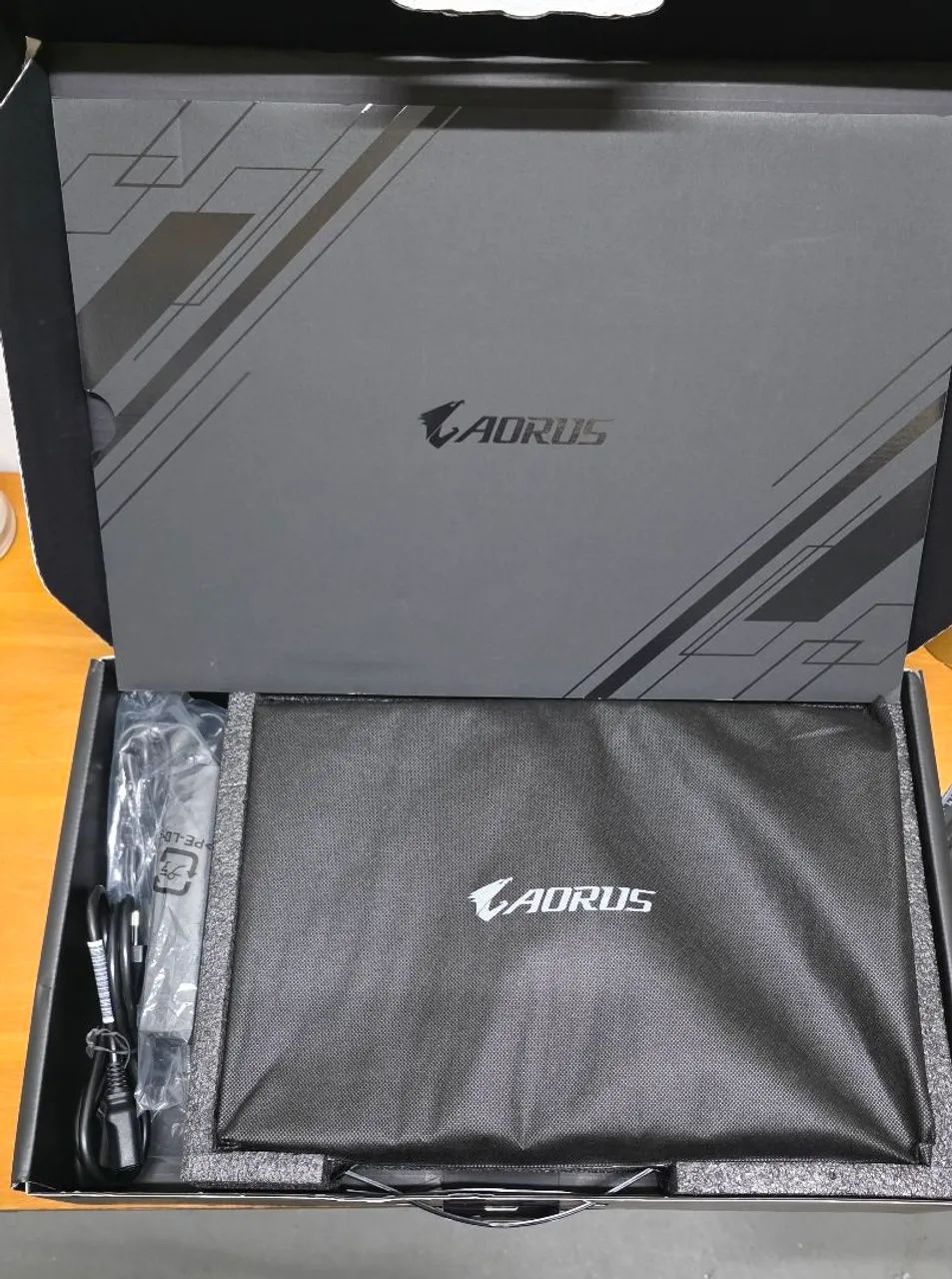 Aorus 5 SE4 - Foto 3