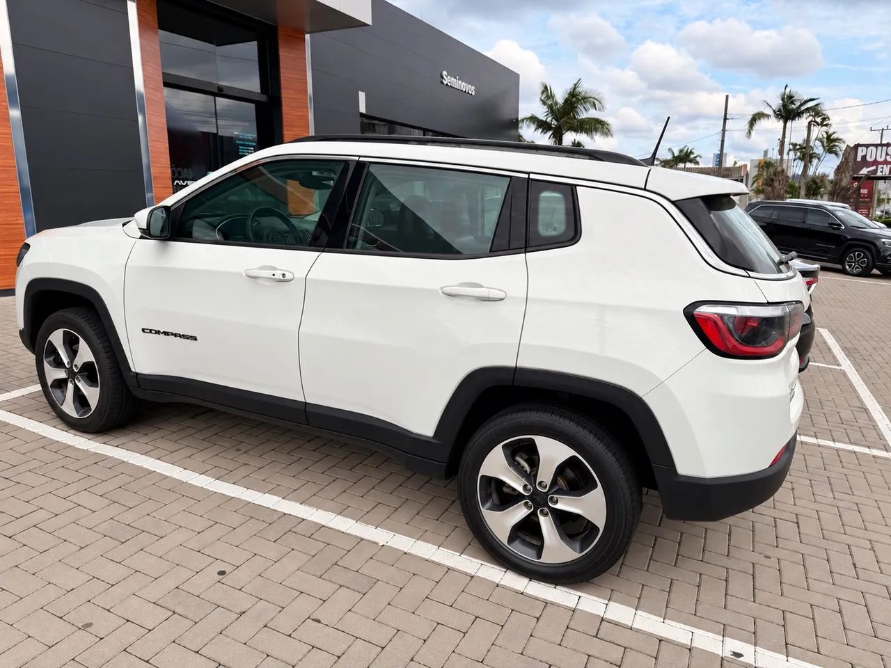 Jeep Compass Longitude 2.0 4X4 Dies. 16V Aut. 2018 - Foto 2