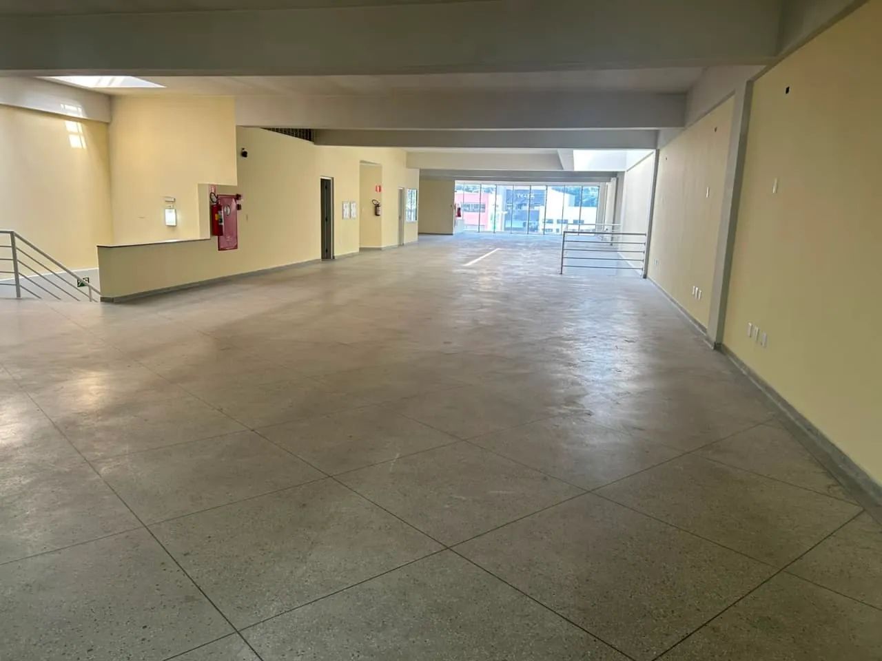 Prédio comercial na Rua Marechal Deodoro, 314  950 m² - Foto 4