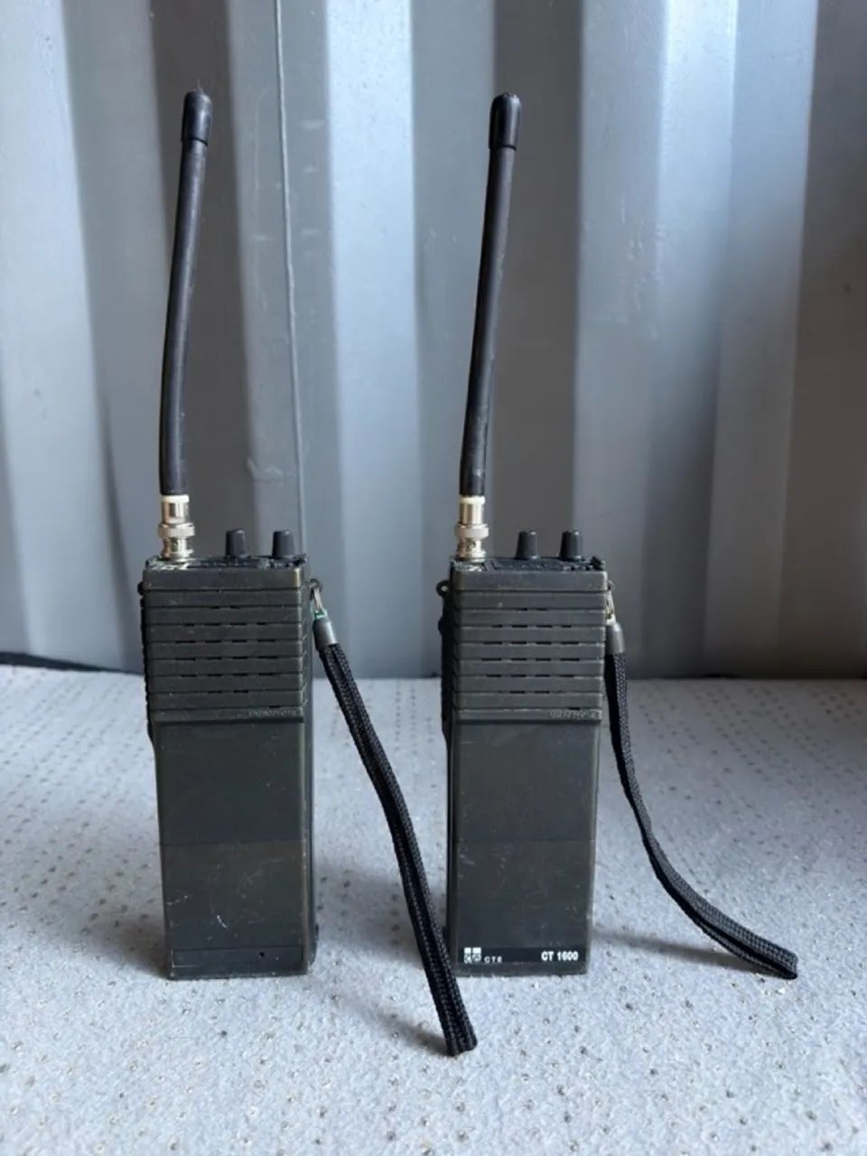 Rádio transmissor antigo CTE 1600 (par)