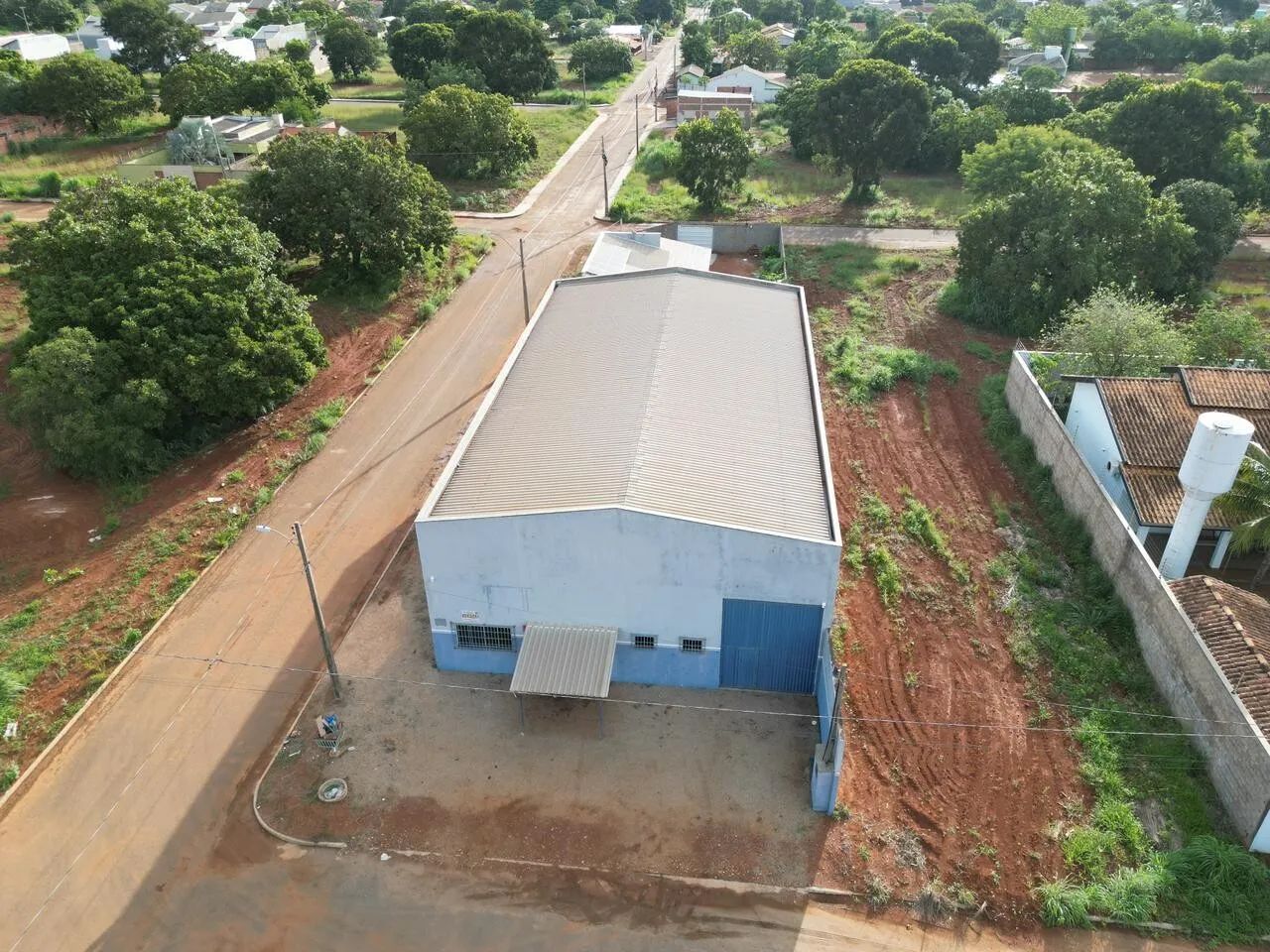 Galpão alugado comercial na entrada de Porto Nacional-TO.
