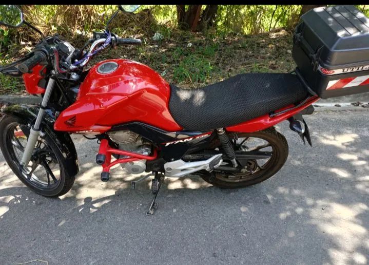 Moto impecável 