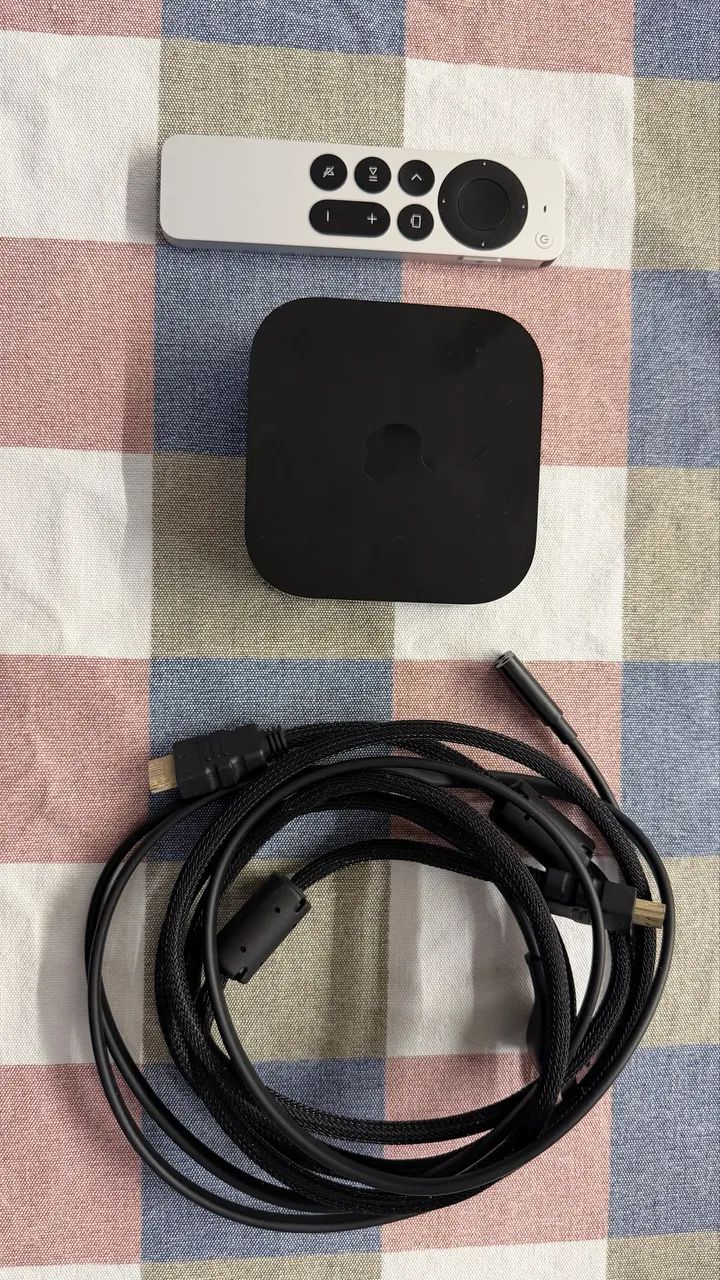 Aparelho Apple TV novinho