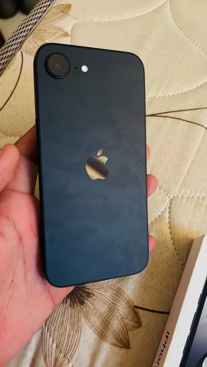 Vende se iPhone 16e 128Gb