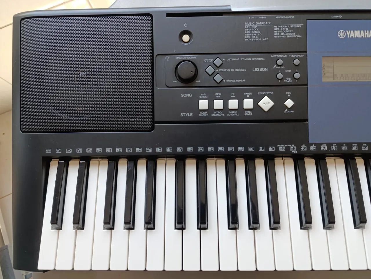Teclado Yamaha Psr-e333 - Foto 4