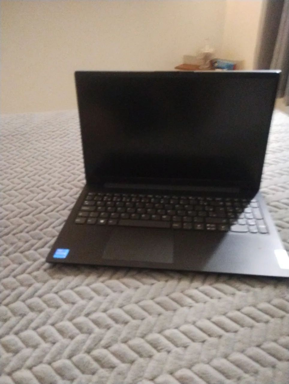 Vendo notebook Acer com 1 tera de armazenamento super conservado.