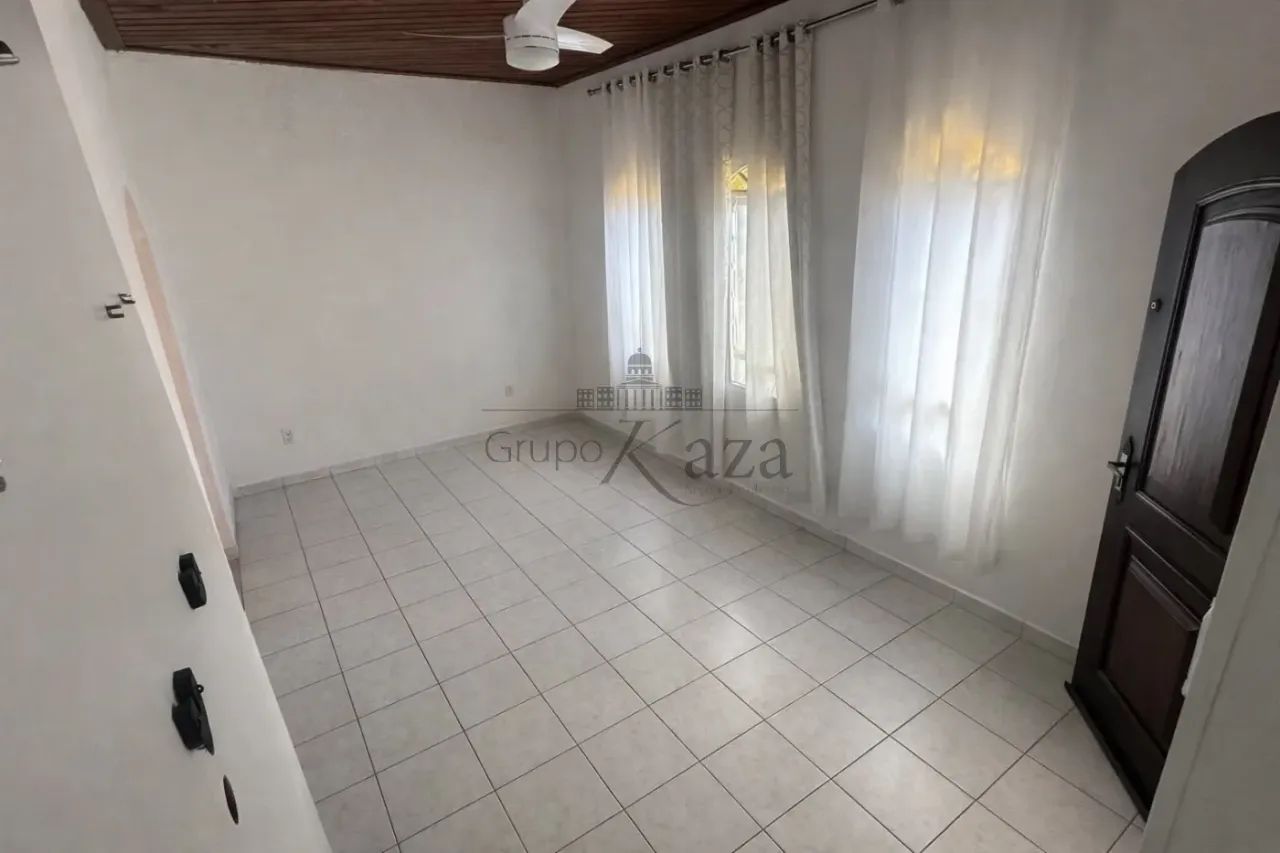 Casa Térrea - Santana - 3 Dormitórios - 110m².
