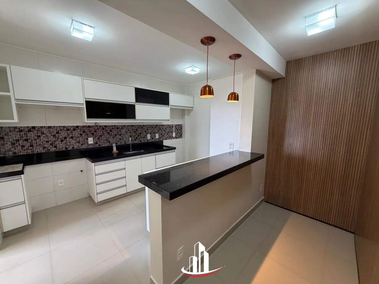 Apartamento duplex com 4 quartos sendo duas suítes, escritório e com 204 m2 de área útil - Foto 4