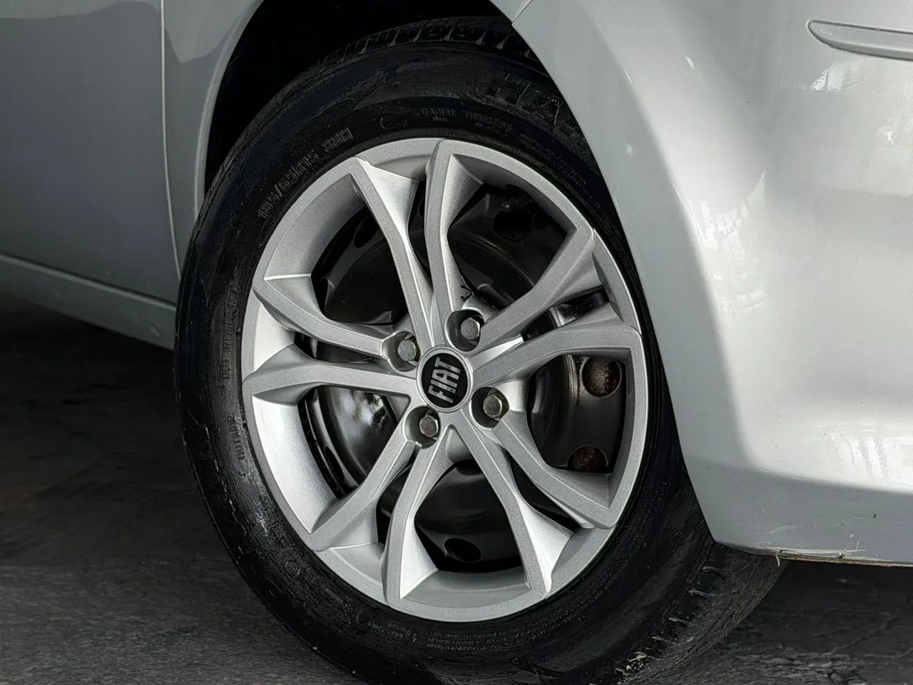 Fiat Idea Attractive 1.4 Fire Flex 8V 5P 2013 - Foto 4