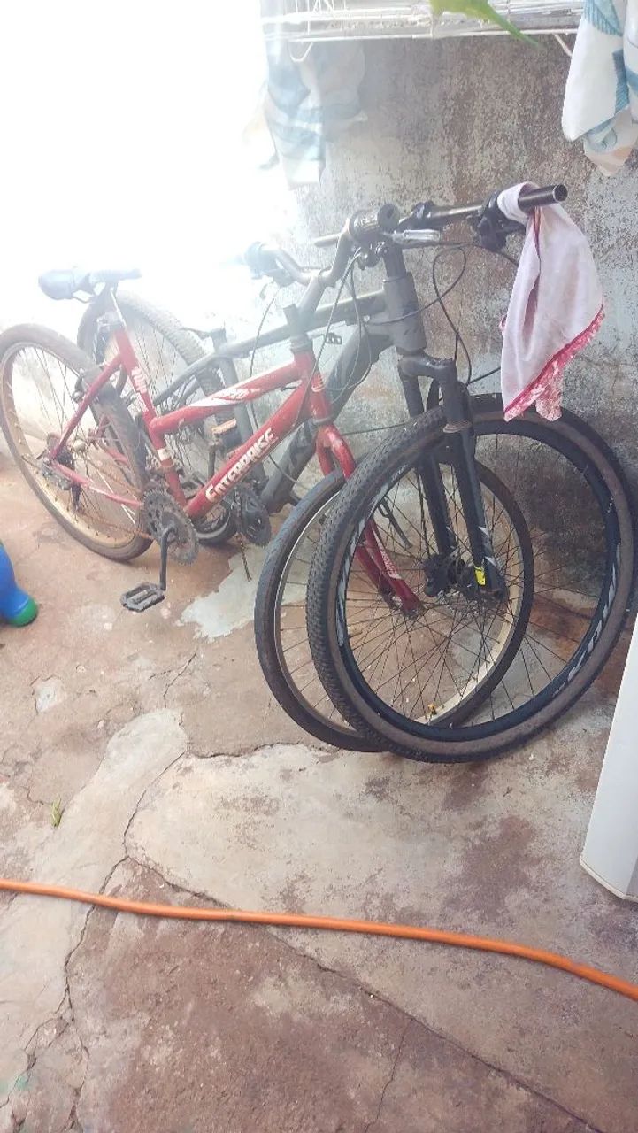 Vendo bicicleta aro 26 e uma 29 pra arruma  - Foto 4