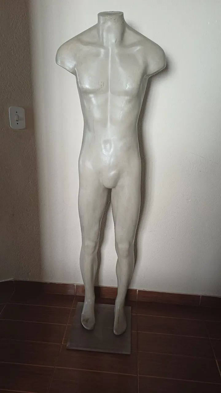 Vende-se manequim barato super conservado  - Foto 2