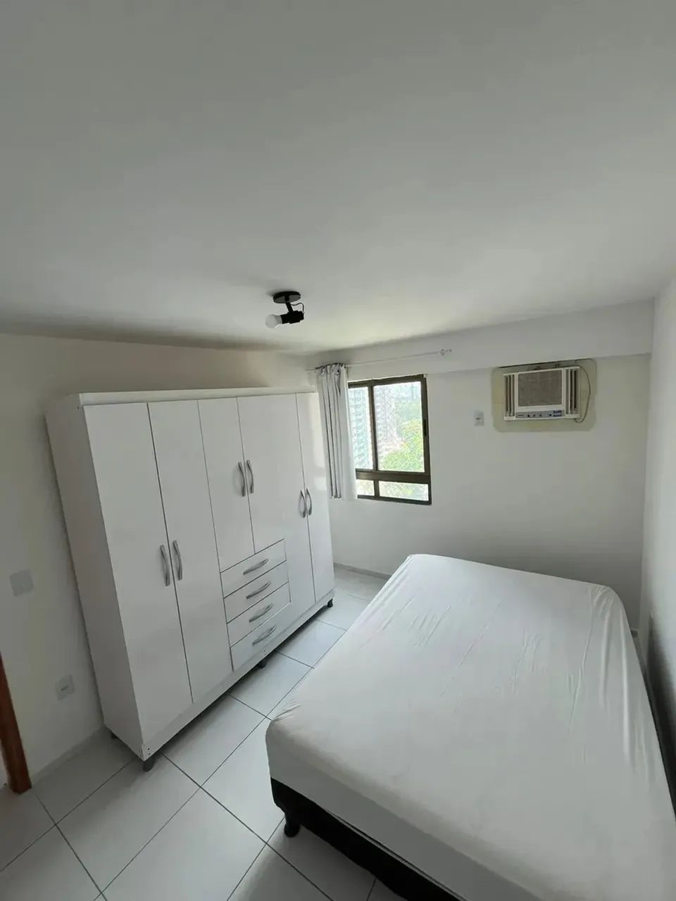 Alugo apto 2 quartos- Boa viagem - 2 Quartos. "